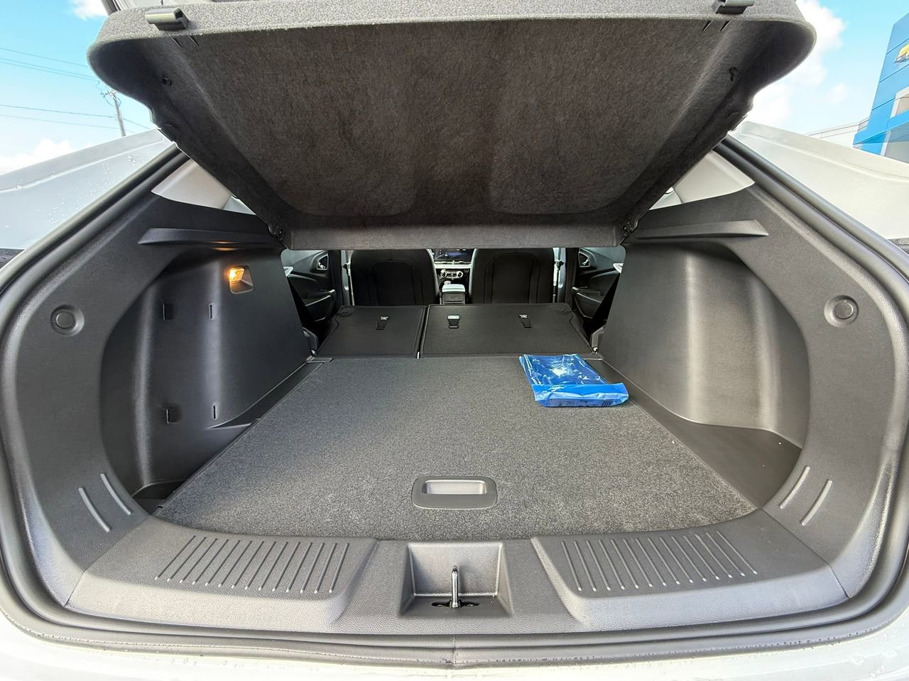 2025 Chevrolet Trax LT photo 27