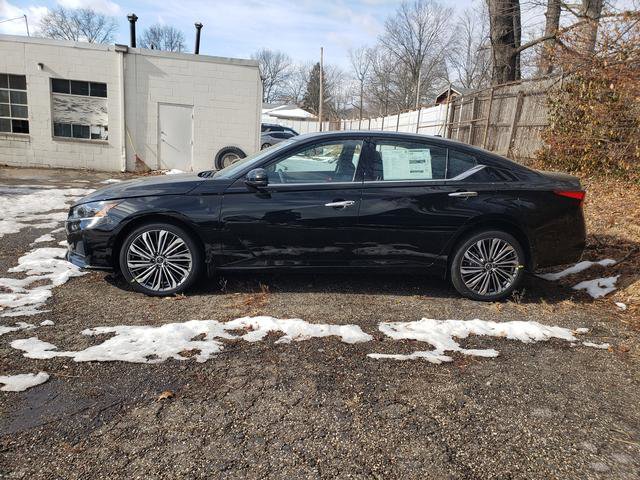2025 Nissan Altima 2.5 SL photo 2