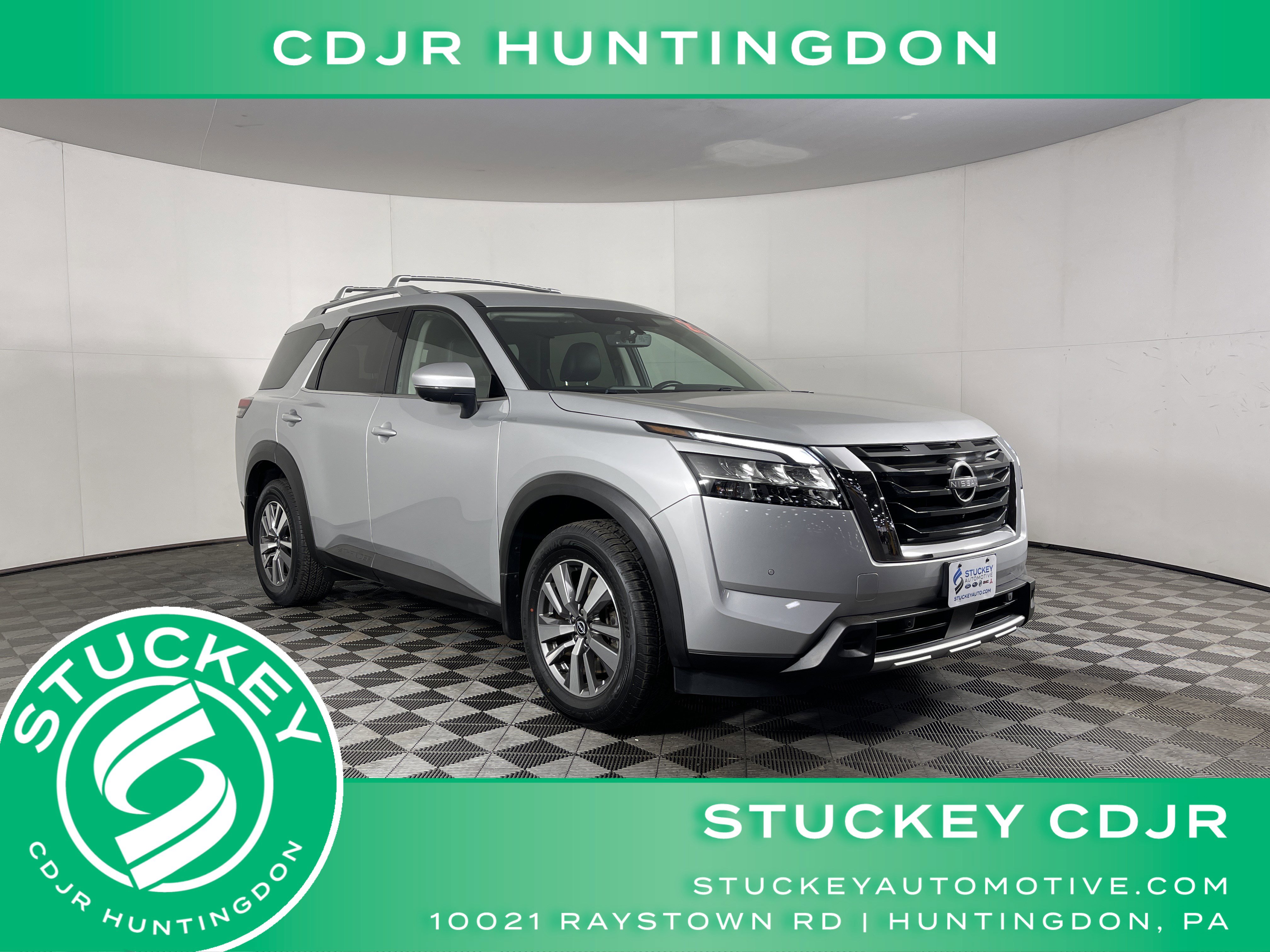 2023 Nissan Pathfinder SL