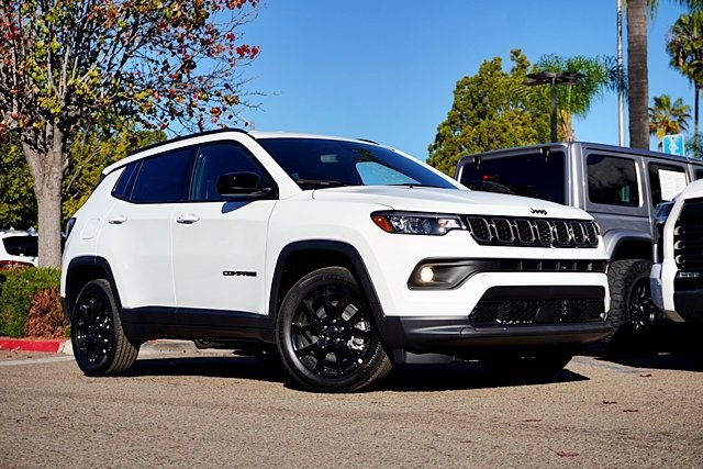 New 2026 Bright White Clear-Coat Exterior Paint Jeep Latitude image 2