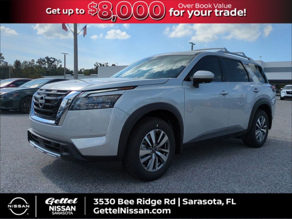 2025 Nissan Pathfinder SL's photo