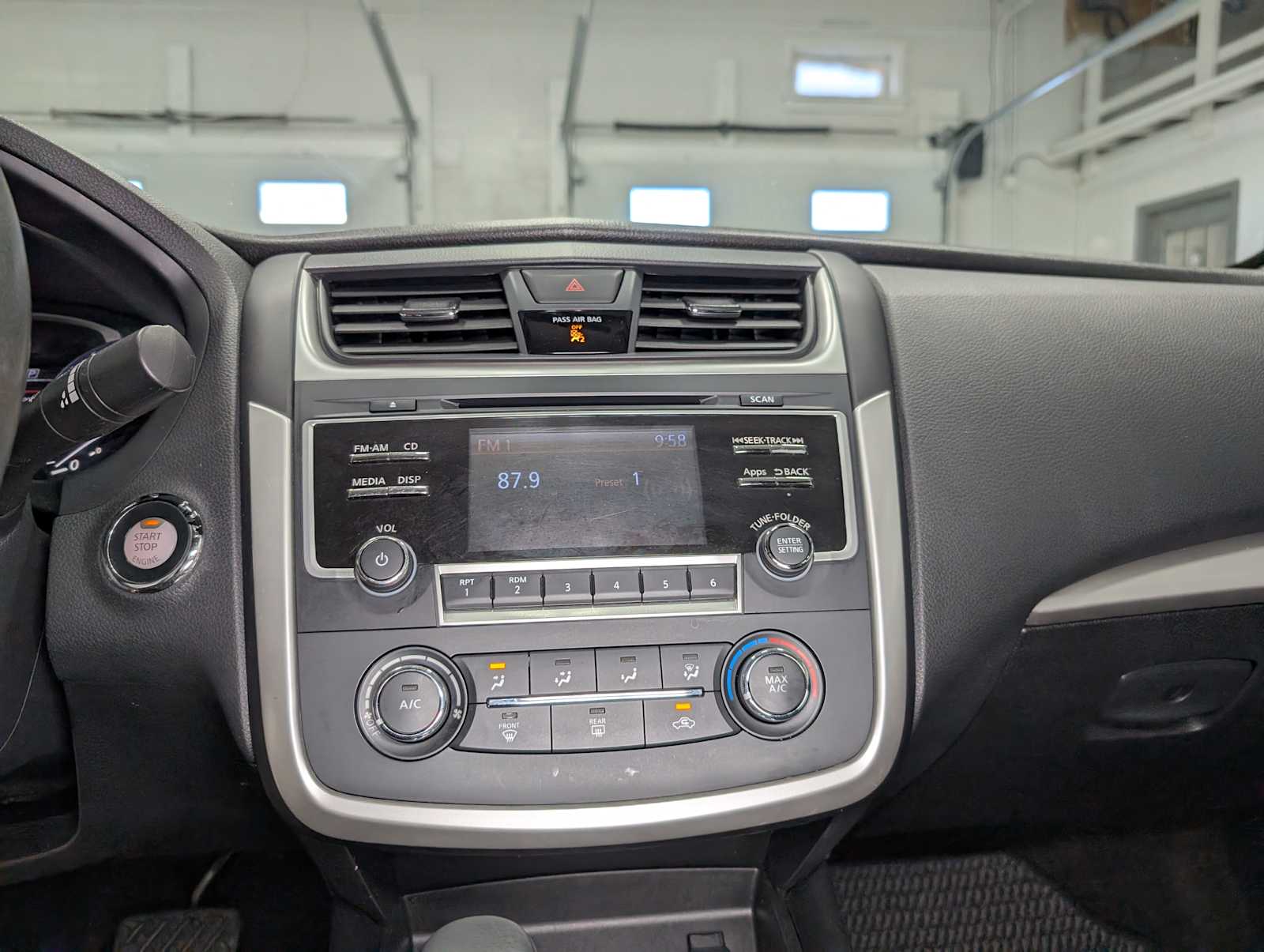 2016 Nissan Altima 2.5 SR photo 29