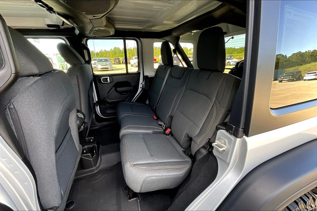 2024 Jeep Wrangler Willys photo 15
