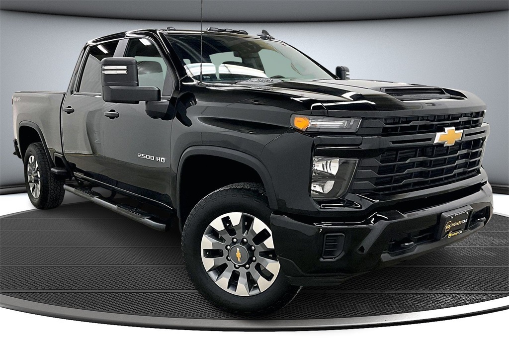 2024 Chevrolet Silverado 2500HD Custom's photo