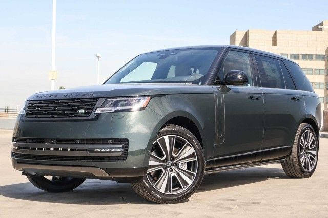 2025 Land Rover Range Rover SE's photo