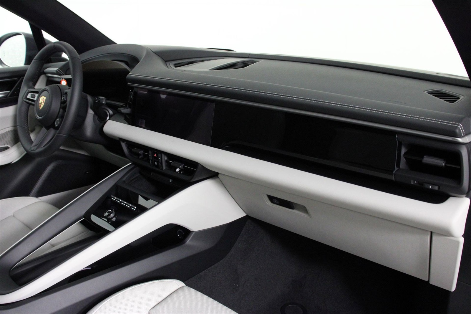 2025 Porsche Macan Electric photo 15