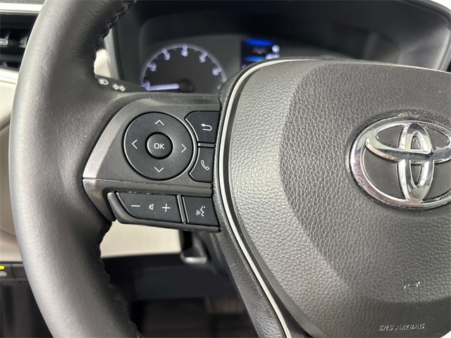 2023 Toyota Corolla Cross LE photo 14