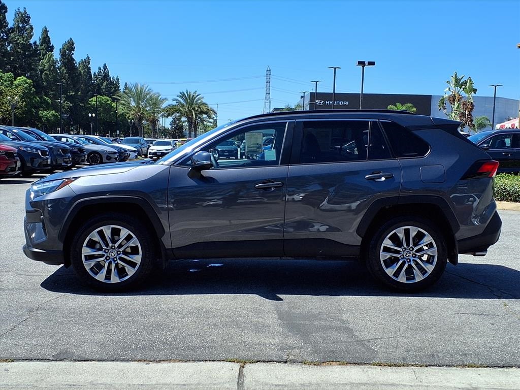 2023 Toyota RAV4 XLE Premium photo 2