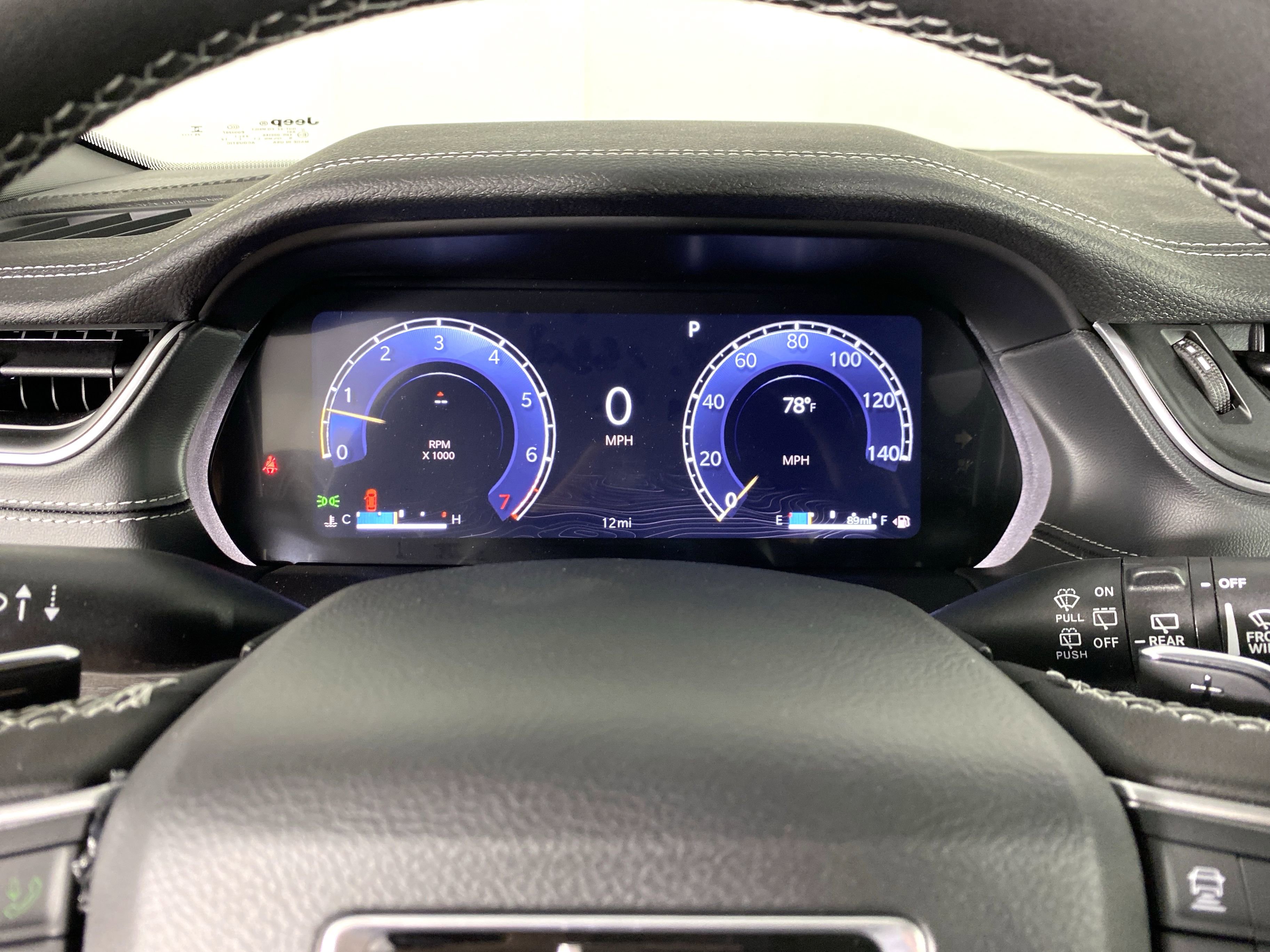 2025 Jeep Grand Cherokee Limited photo 4