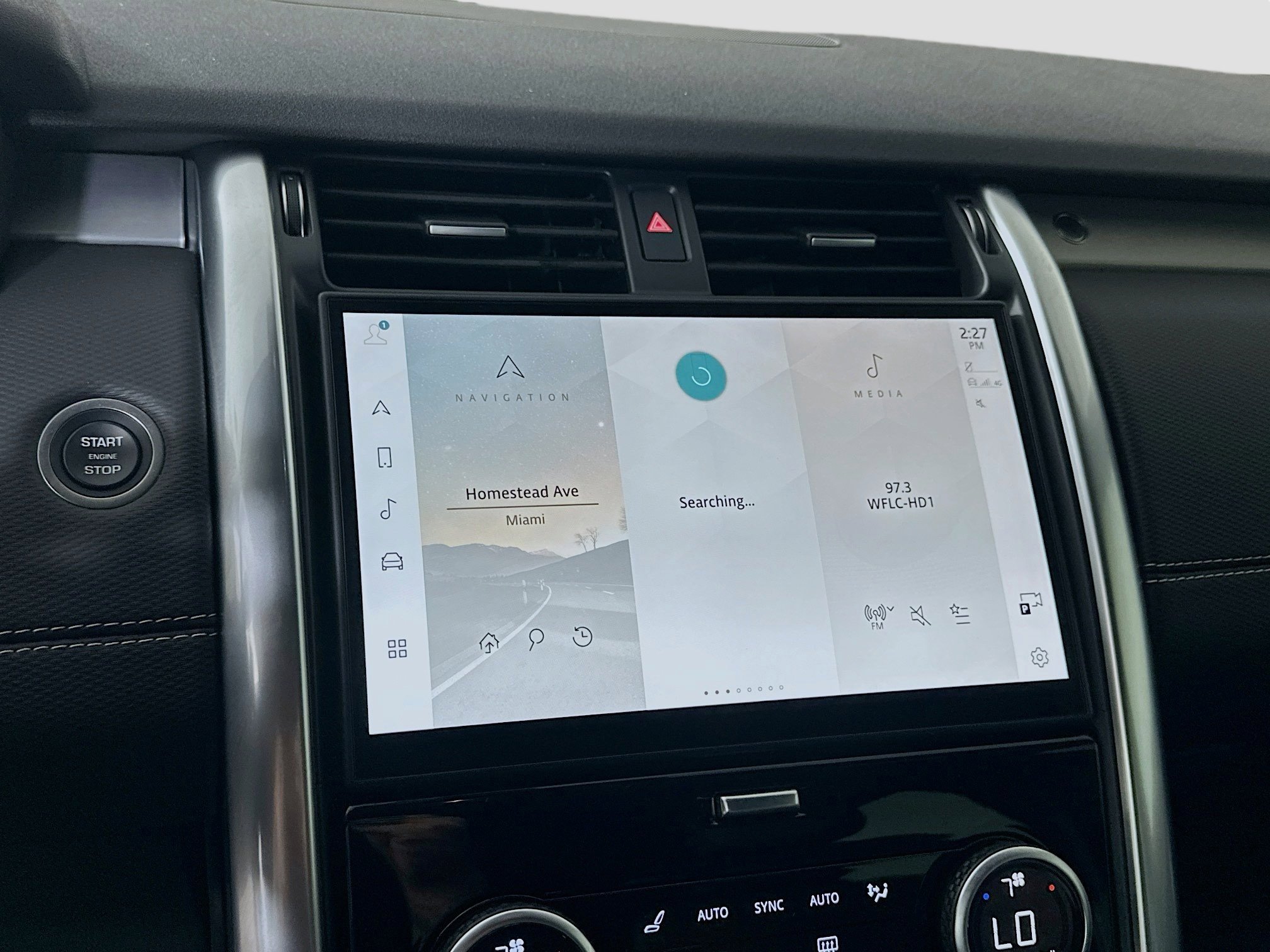 2024 Land Rover Discovery SE photo 8