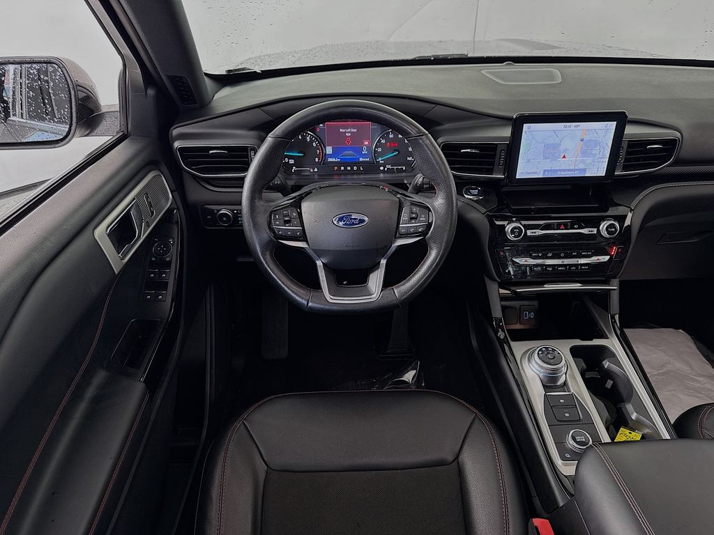 2022 Ford Explorer ST-Line photo 4
