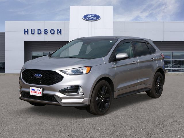 2024 Ford Edge ST-Line's photo