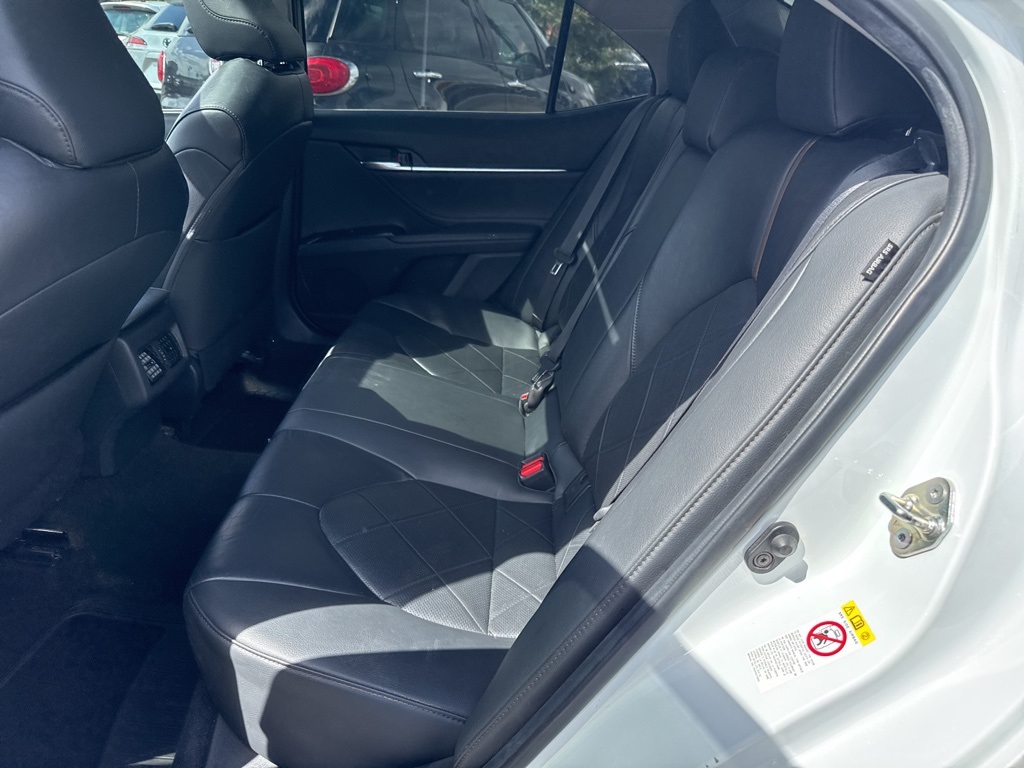 2018 Toyota Camry XLE photo 13
