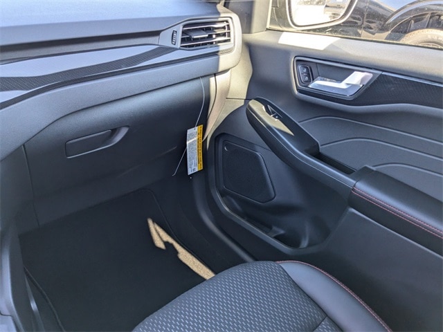 2025 Ford Escape ST-Line photo 17