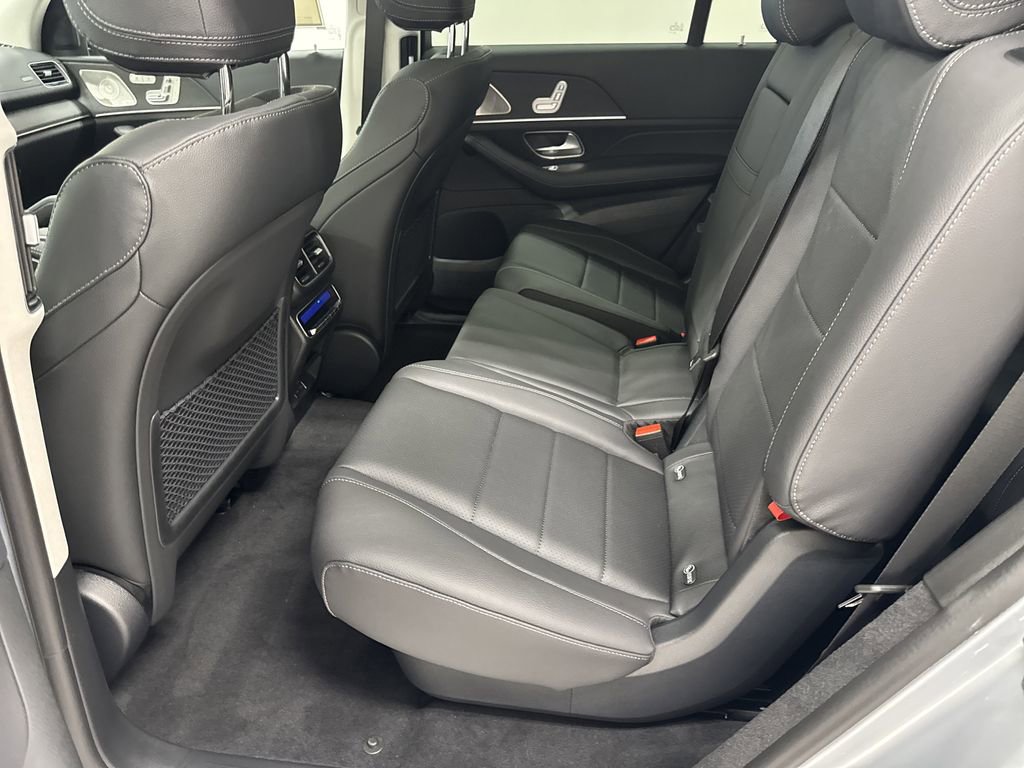 2026 Mercedes Benz GLS 450 4MATIC photo 12