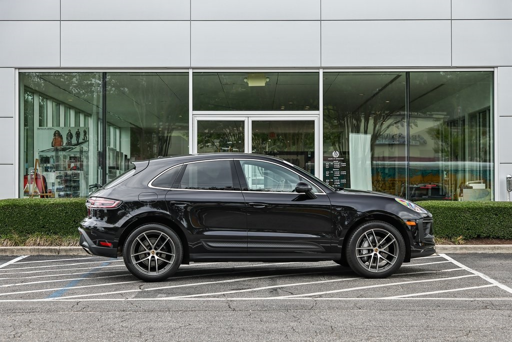 2024 Porsche Macan T photo 7