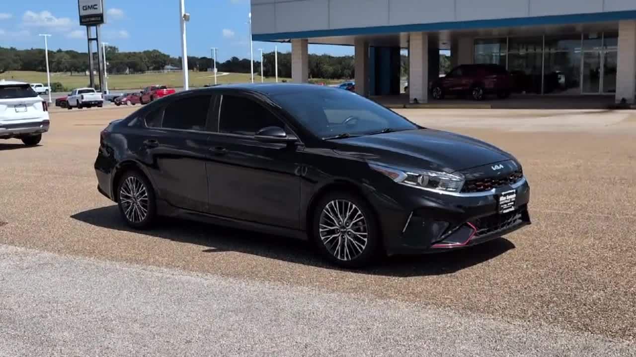 2022 Kia Forte GT-Line photo 2