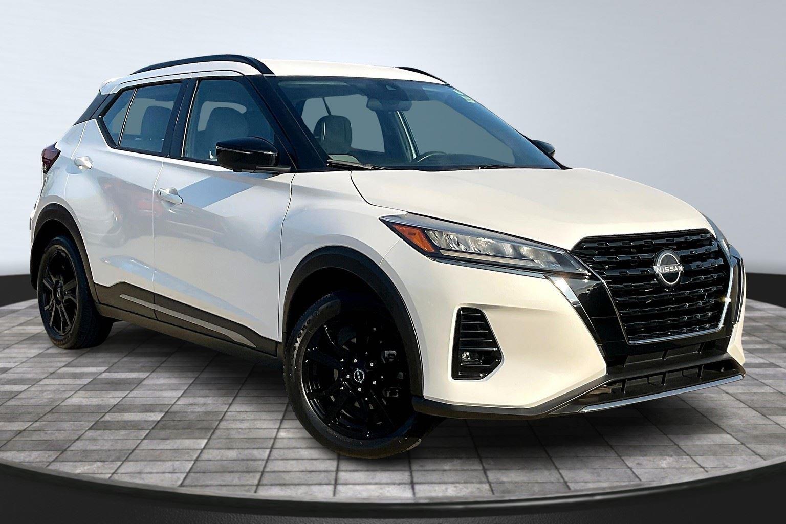 2023 Nissan Kicks SR photo 12