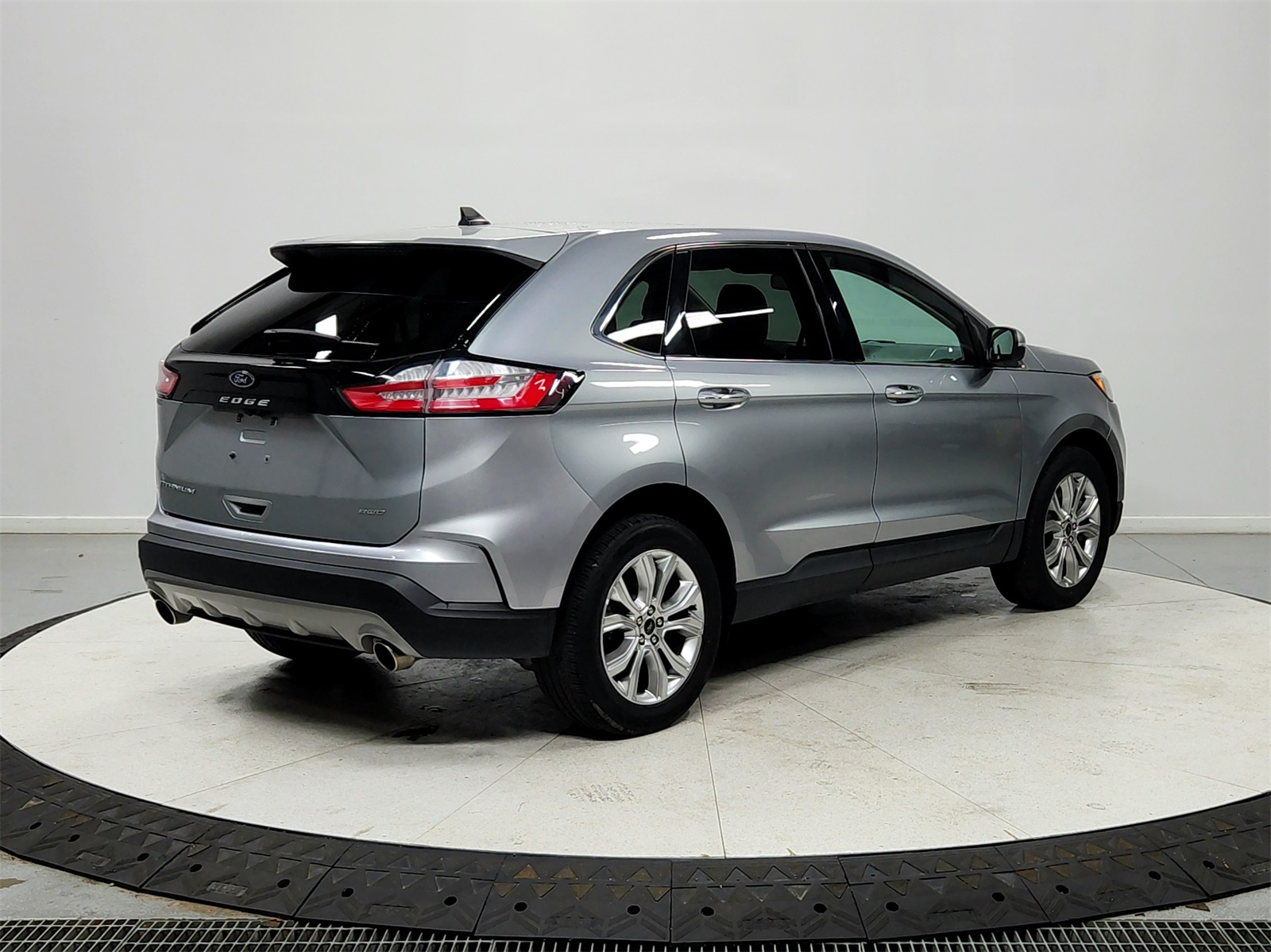 2024 Ford Edge Titanium photo 7