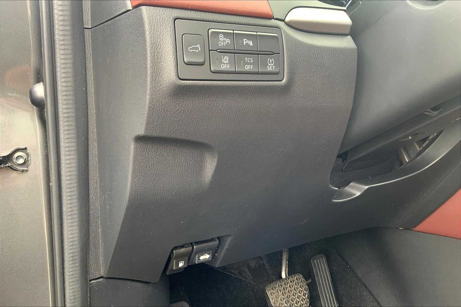 2016 Mazda CX-9 Signature photo 34