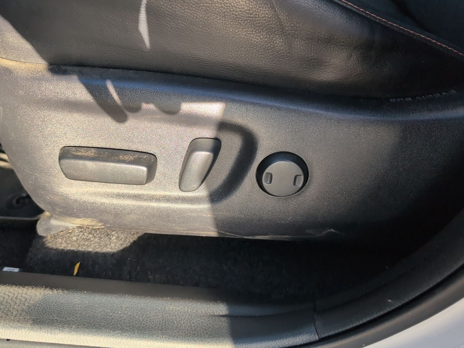 2018 Toyota RAV4 Hybrid SE photo 11