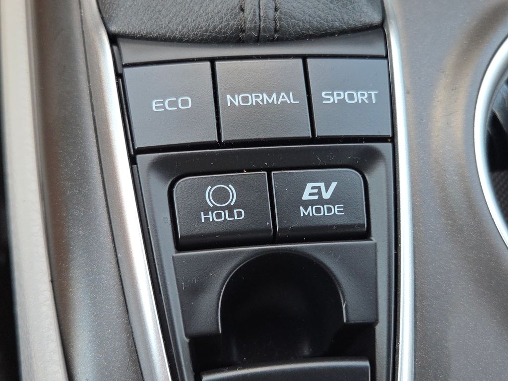 2021 Toyota Camry Hybrid LE photo 30