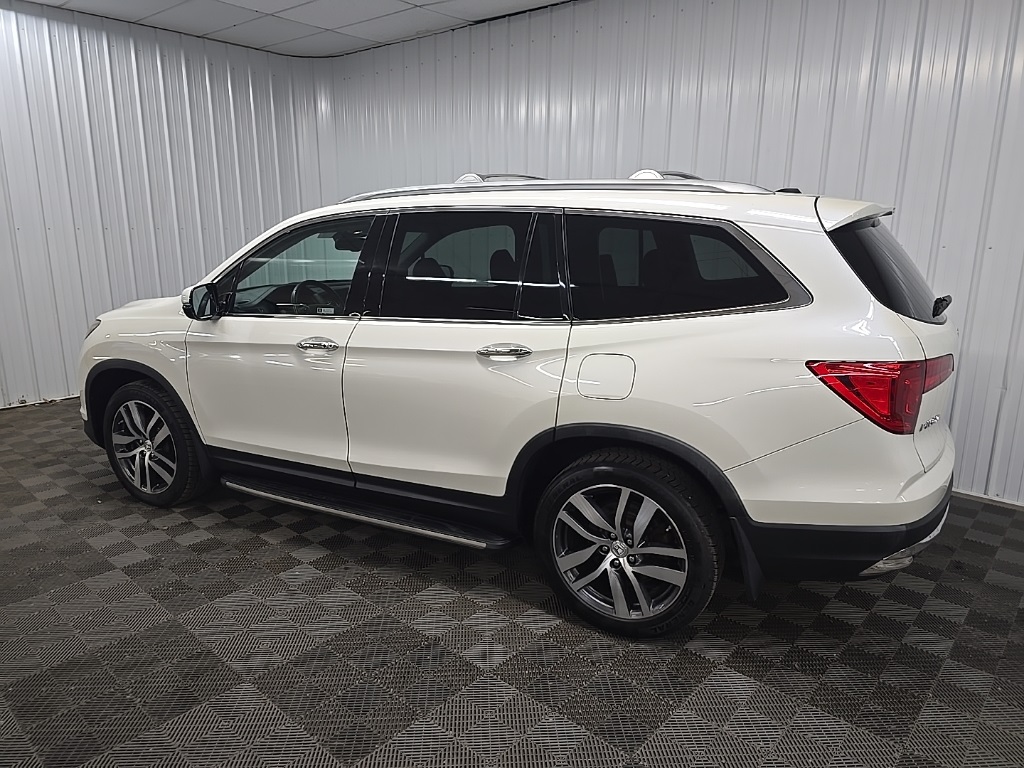 2018 Honda Pilot Elite photo 4
