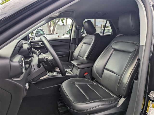2020 Ford Explorer XLT photo 3