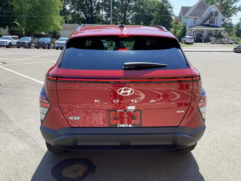 2025 Hyundai Kona SEL photo 5