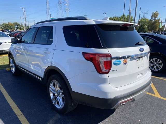 2016 Ford Explorer XLT photo 2