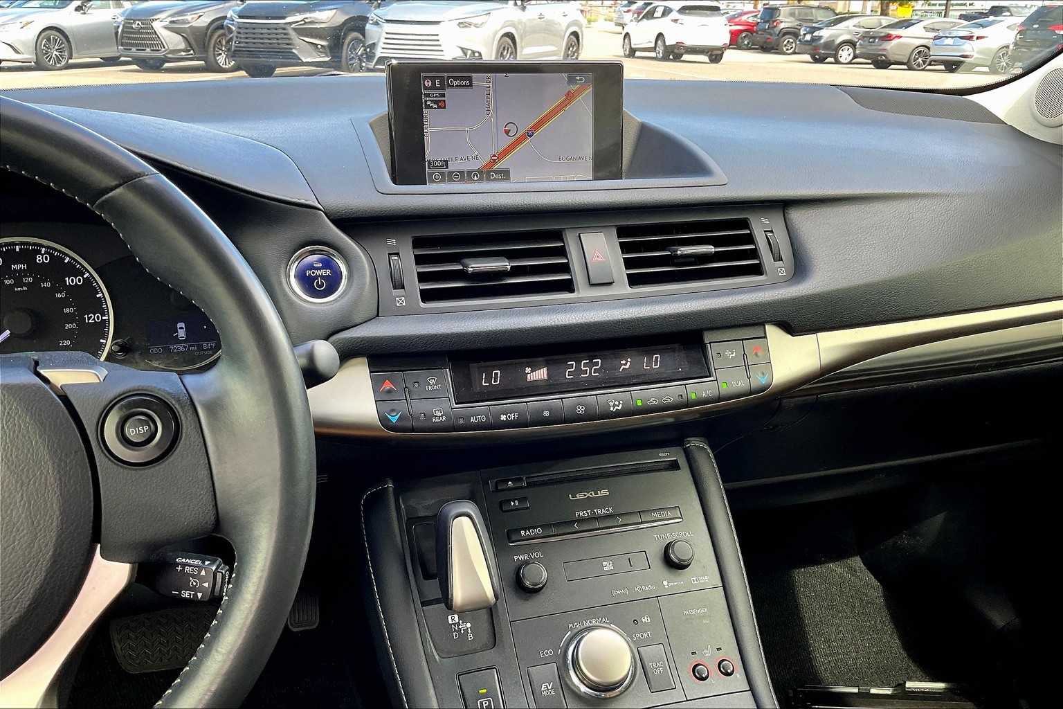 2014 Lexus CT 200h photo 5