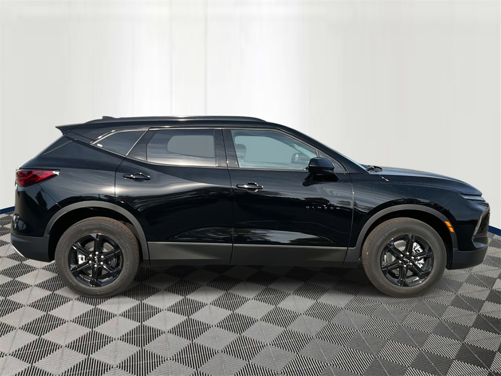 2025 Chevrolet Blazer 2LT photo 5