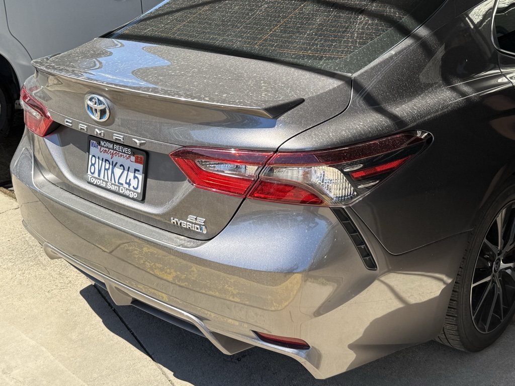 2021 Toyota Camry Hybrid SE photo 6