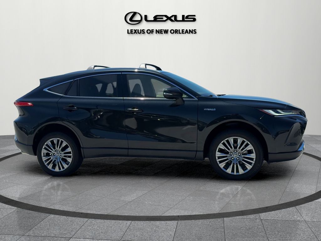 2021 Toyota Venza XLE photo 8