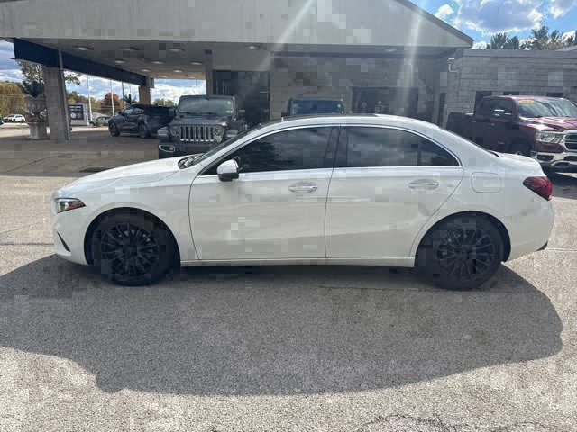 2022 Mercedes Benz A 220 4MATIC photo 2