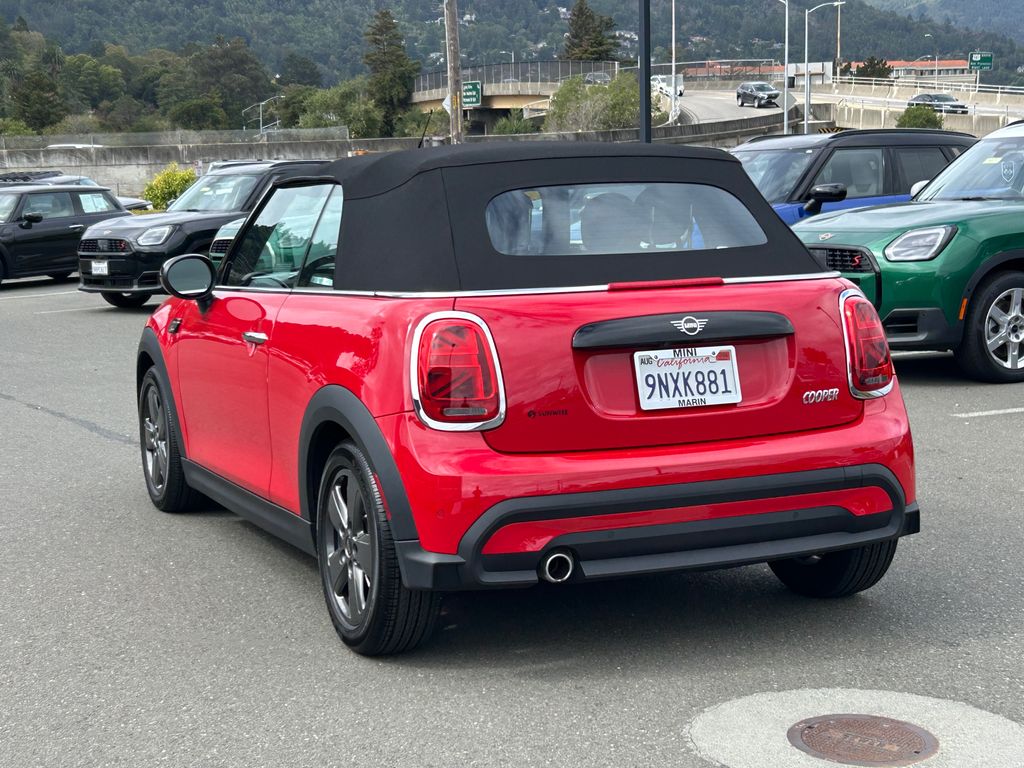 2024 Mini Cooper Signature photo 3