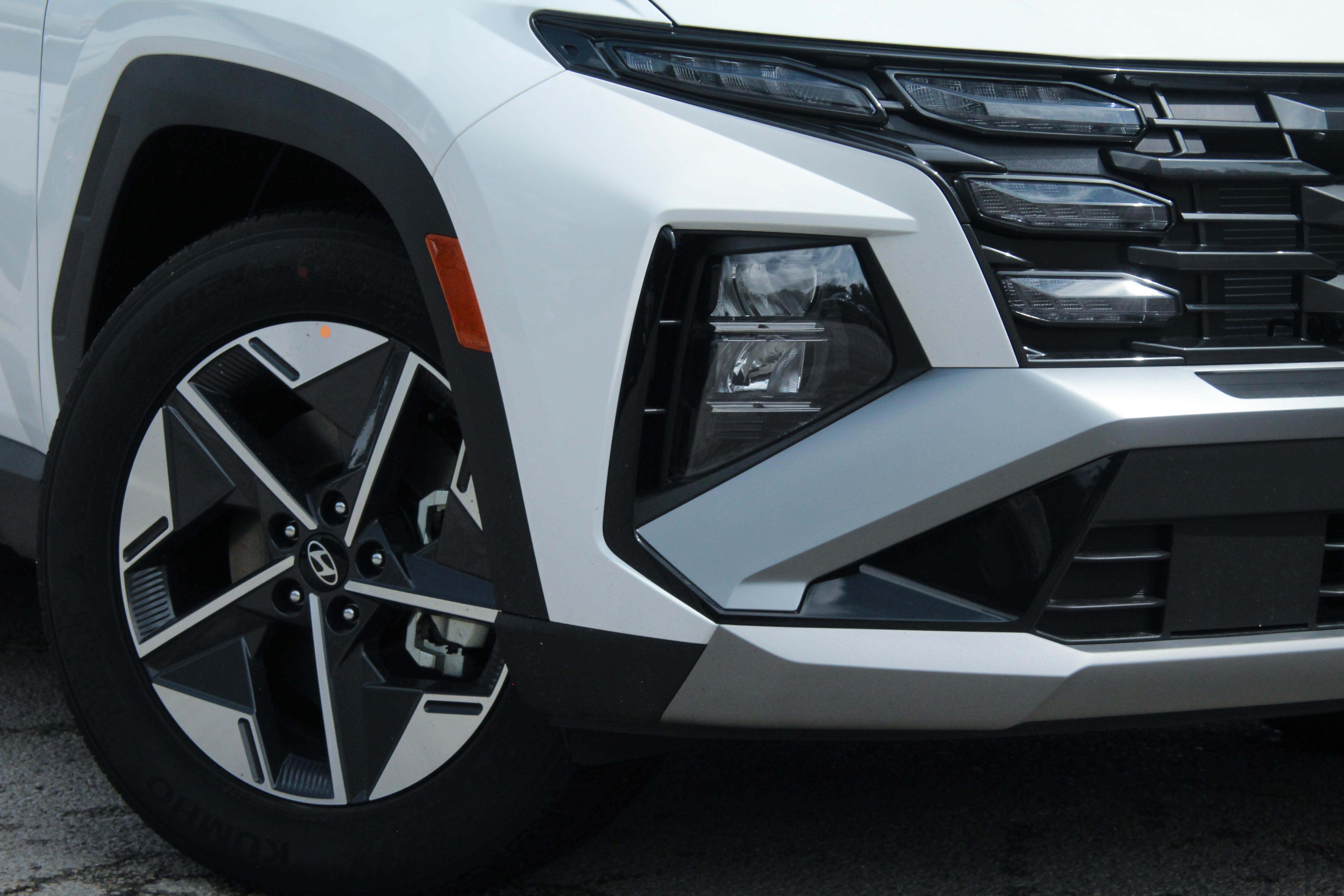 2025 Hyundai Tucson SEL photo 2