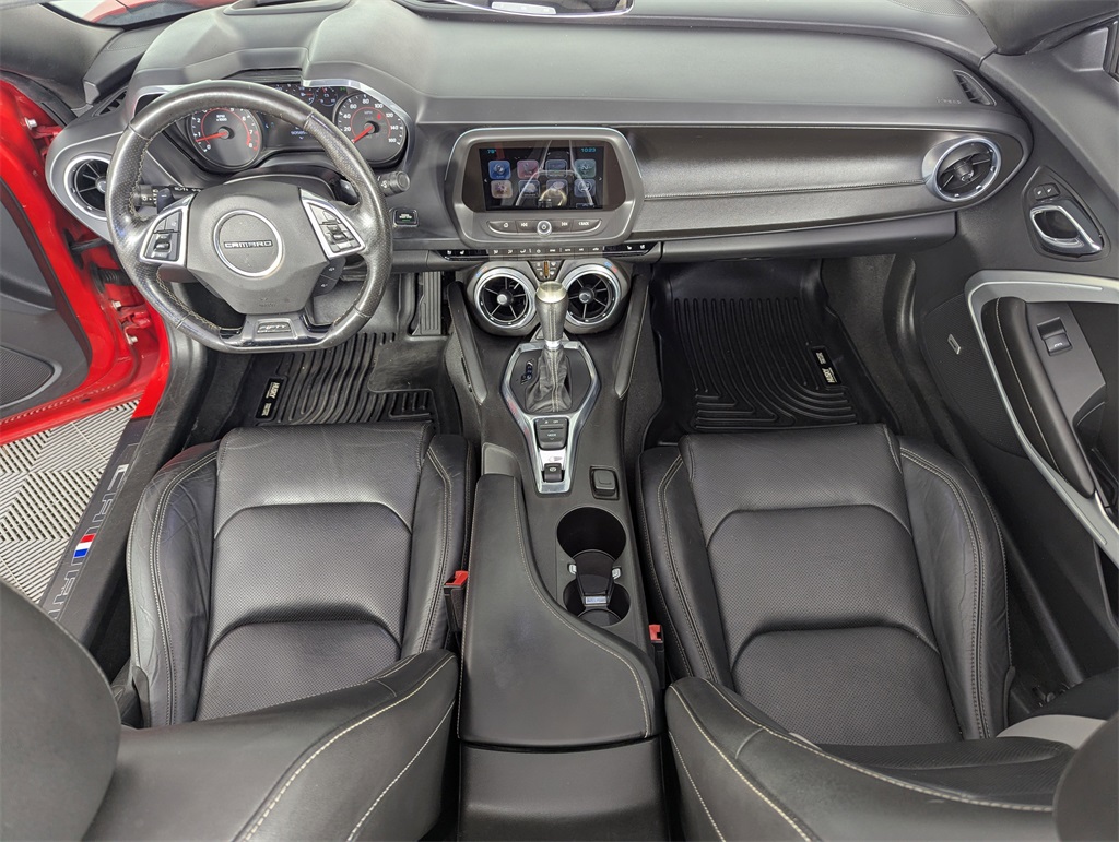 2017 Chevrolet Camaro 2LT photo 13