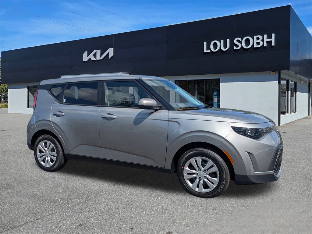 2025 Kia Soul LX's photo