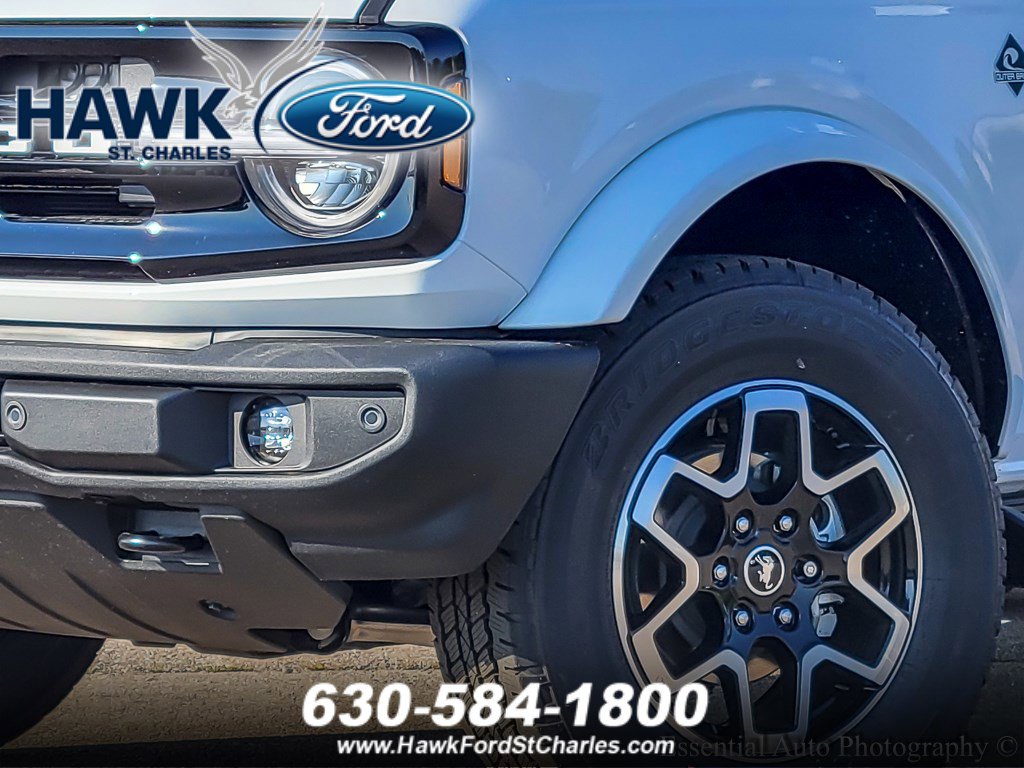 2025 Ford Bronco Outer Banks photo 2