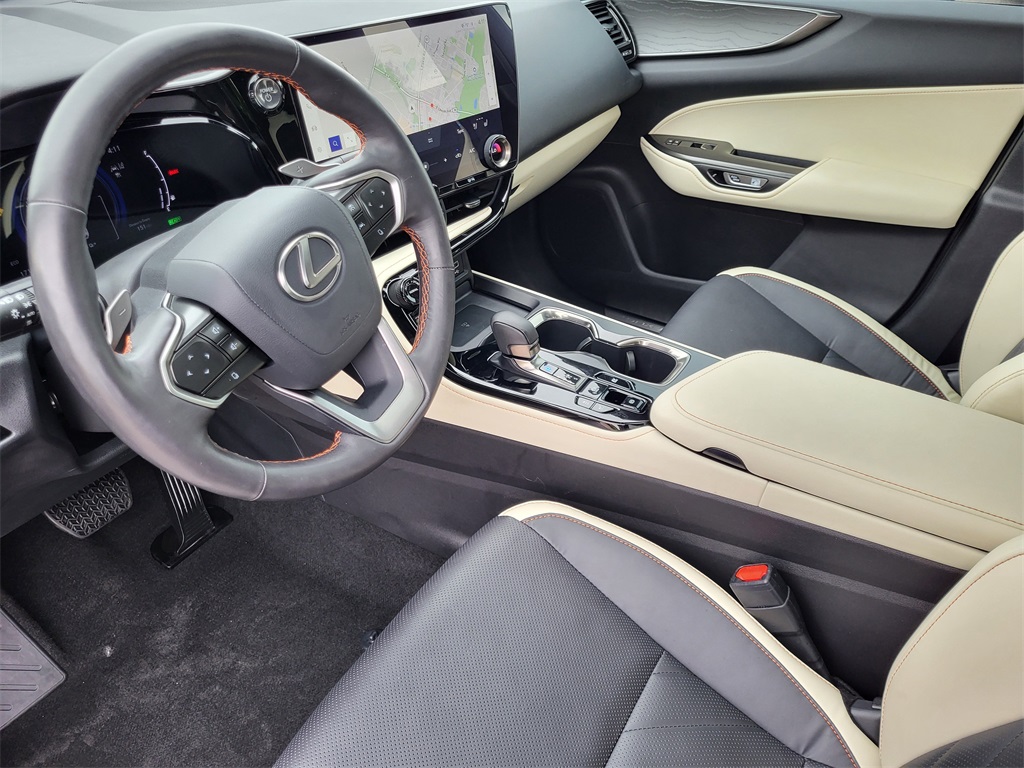 2024 Lexus NX 350h Luxury photo 11