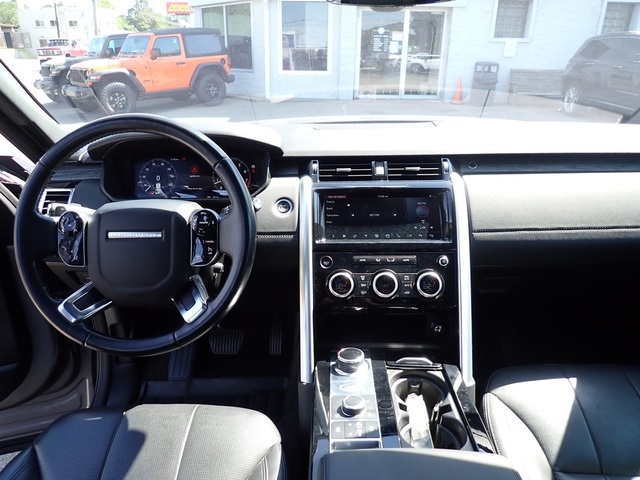 2020 Land Rover Discovery HSE photo 15