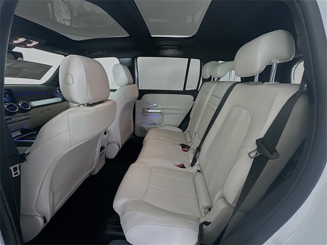 2025 Mercedes Benz GLB 250 photo 23
