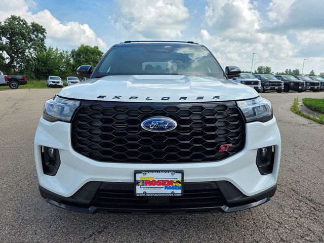 2025 Ford Explorer ST photo 3
