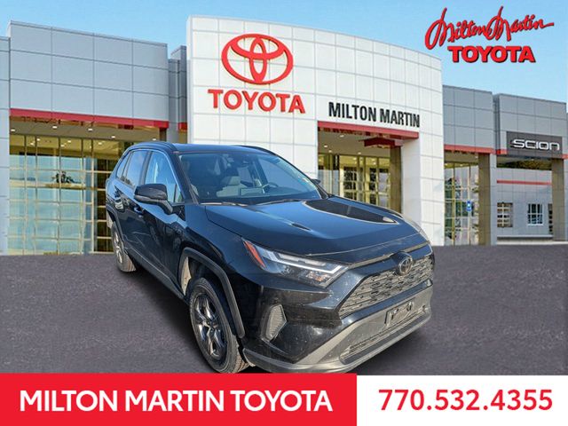 2024 Toyota RAV4 XLE's photo
