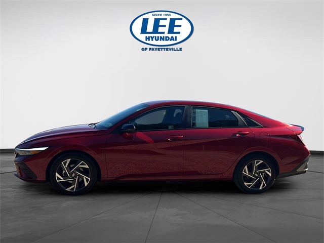 2025 Hyundai Elantra SEL Sport photo 3