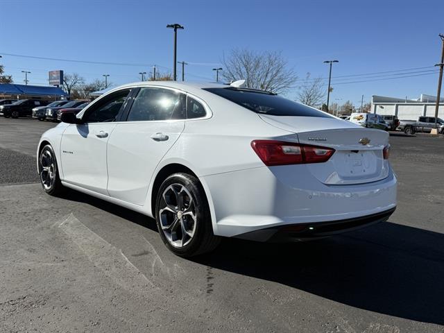 2024 Chevrolet Malibu 1LT photo 3