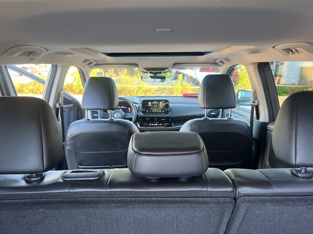2023 Nissan Rogue Platinum photo 13