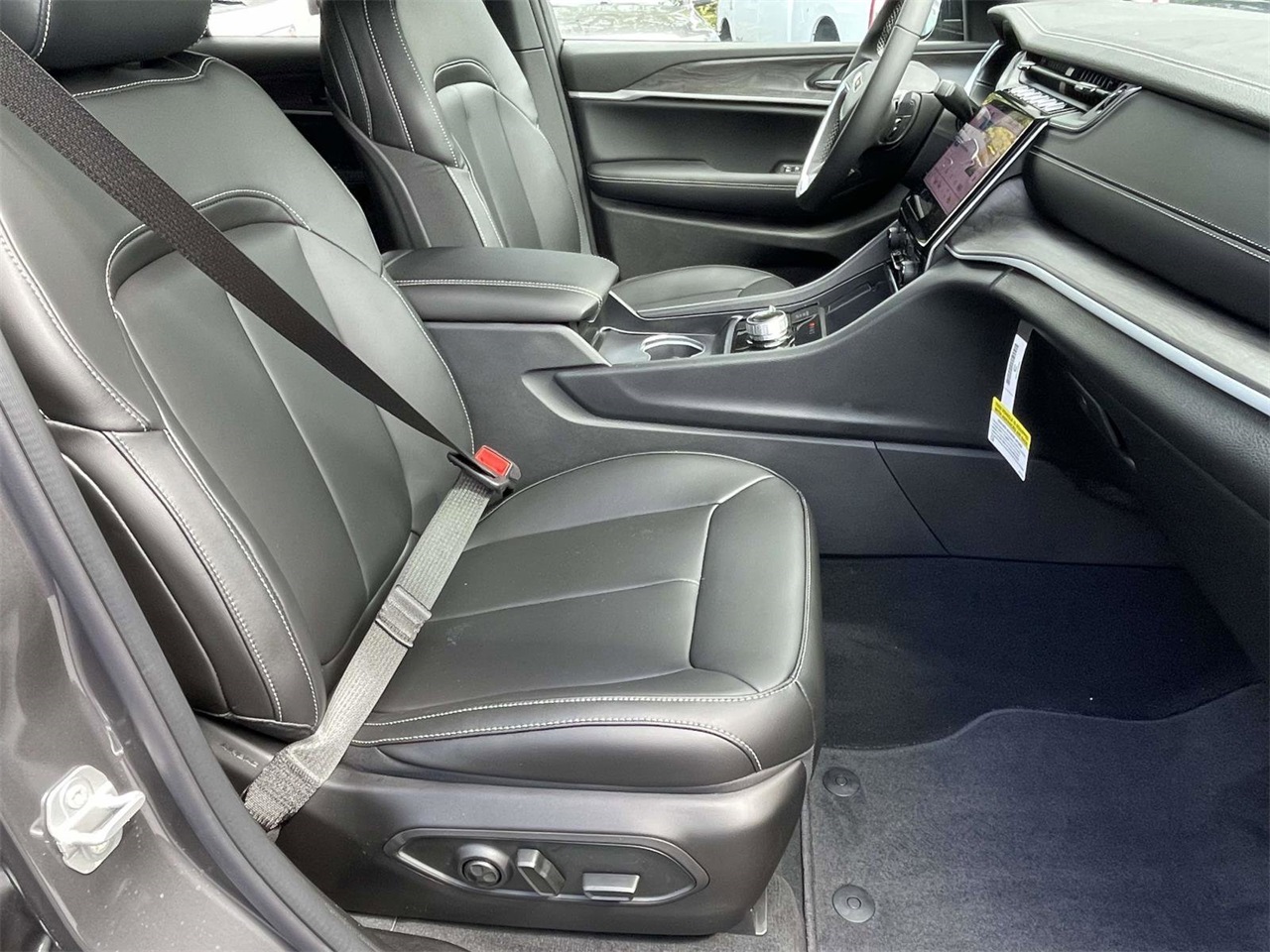 2025 Jeep Grand Cherokee Limited photo 24