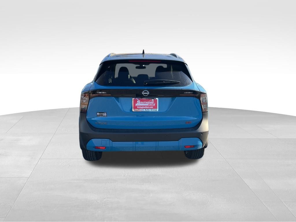 2025 Nissan Kicks SR photo 3